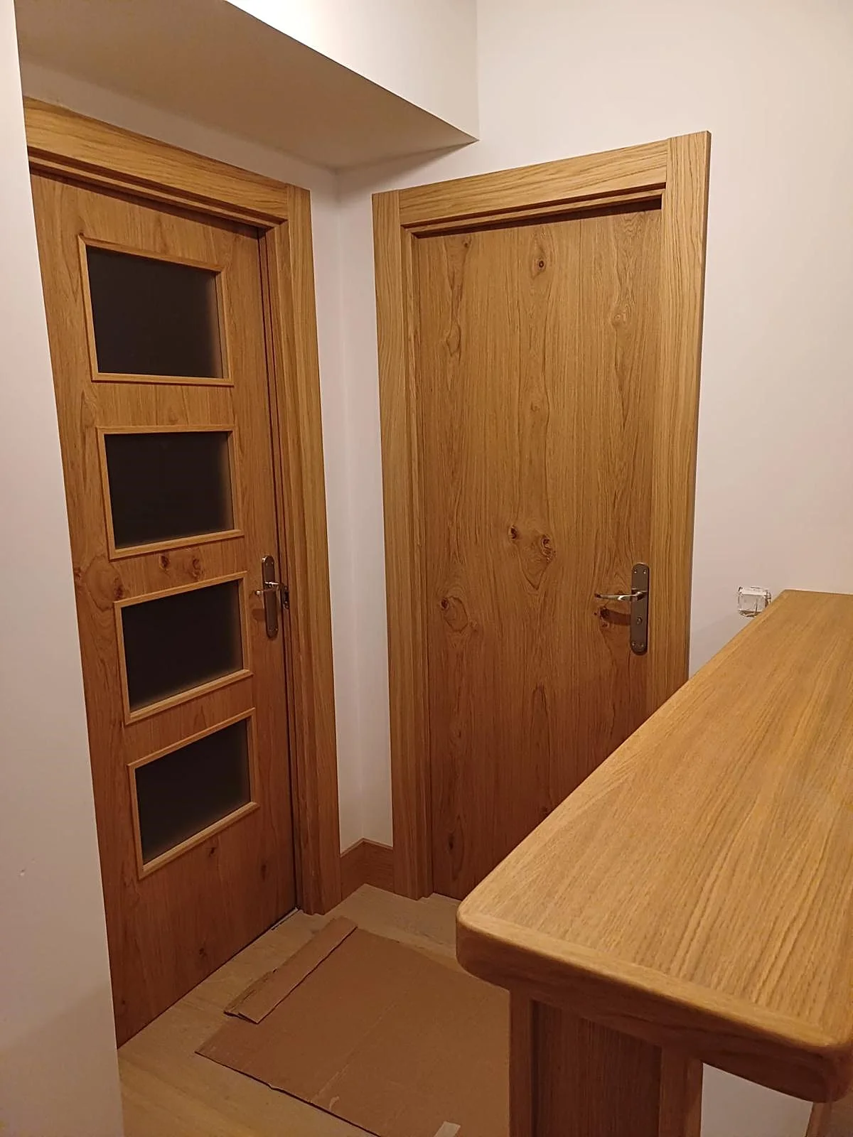 Puertas interiores de madera con vidrio